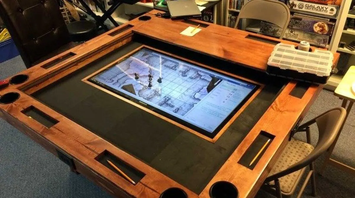 Monitor in the centre of a gaming table